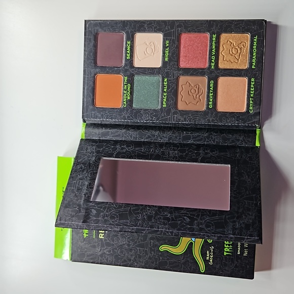 Revolution Makeup: The Simpsons - Picture 7 of 7